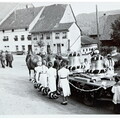 Umzug anlässlich der Glockenweihe.