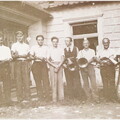 Musiker des Musikvereins Geißlingen auf Tour auf der Küssaburg zum Gastspiel. 1941
