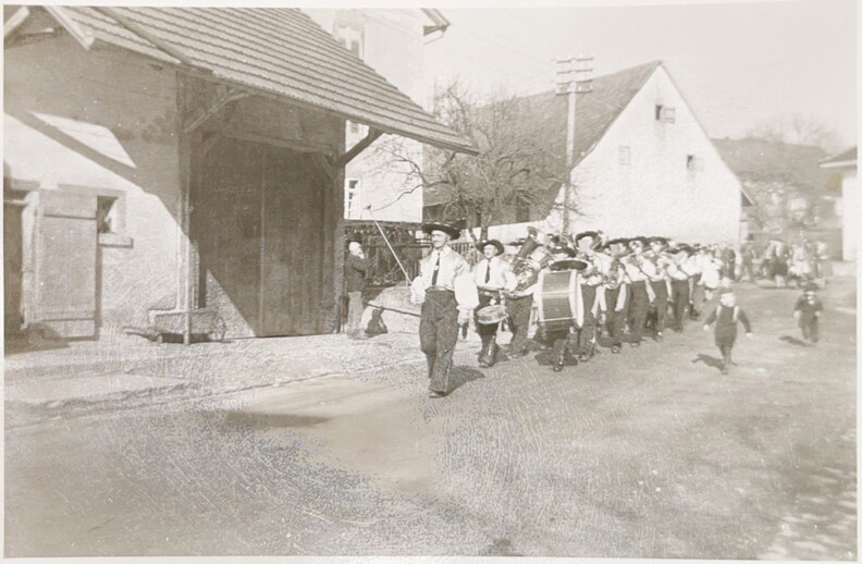44_Neue_Fasnachtsuniform_MVGeisslingen.jpg