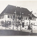 Schulhaus kurz vor oder nach der Einweihung. 1936
