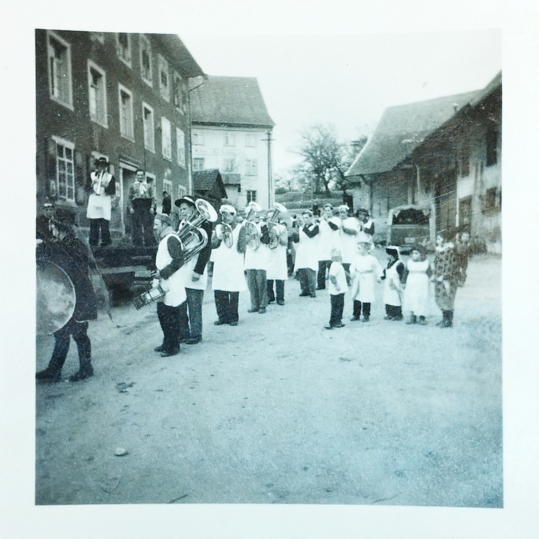Fastnacht vor dem Gasthaus Rebstock