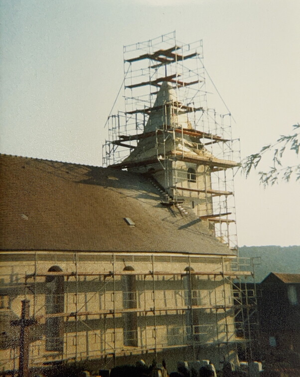 St. Katharina Kirche eingerüstet während der Renovation.