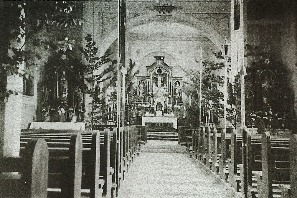 Ansicht des geschmückten Kirchenraums vor 1962
